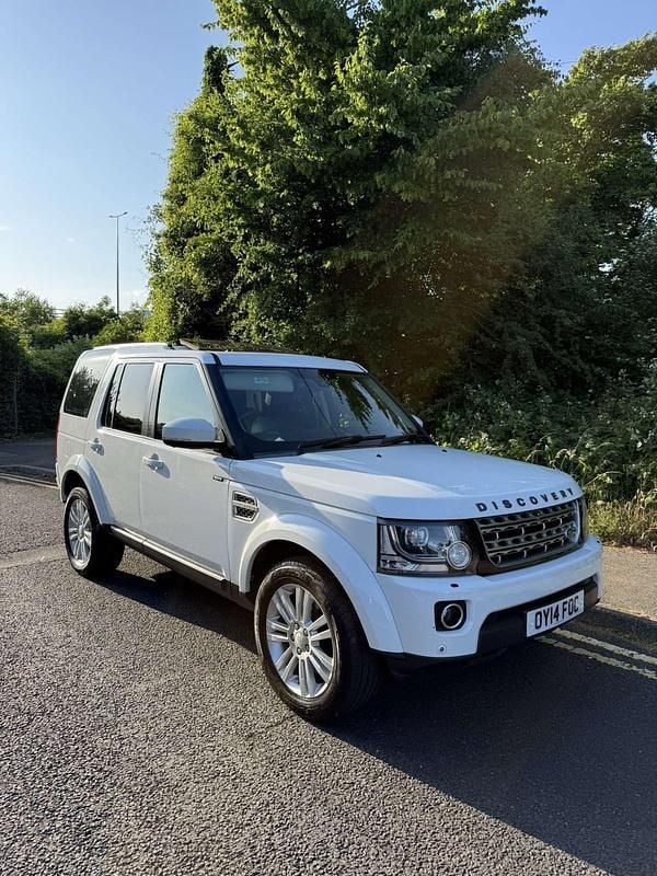 White Used 2014 Land Rover Discovery 4 HSE SUV | £8,495 (Super price) - Image 1/4