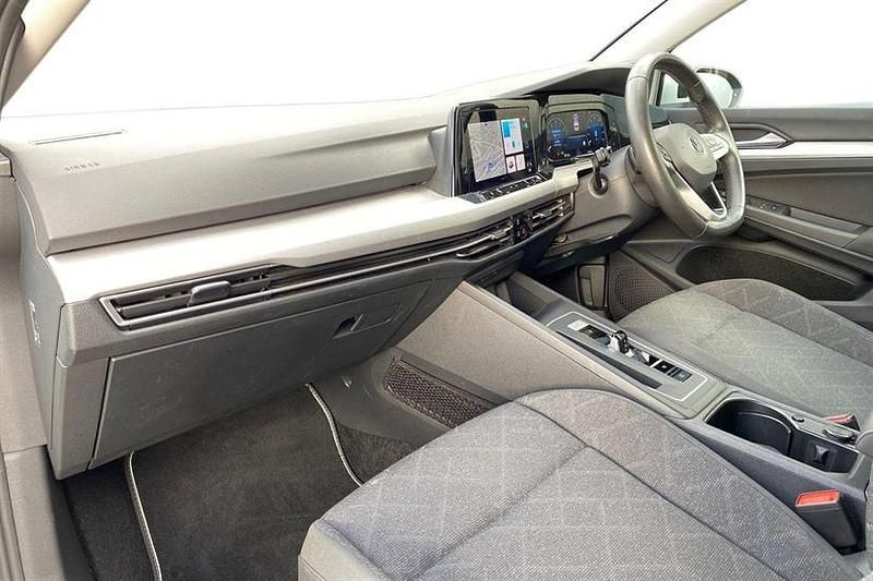 Used VW Golf VIII Life 150 HP (110 kW) 2022 Reflex silver Hatchback