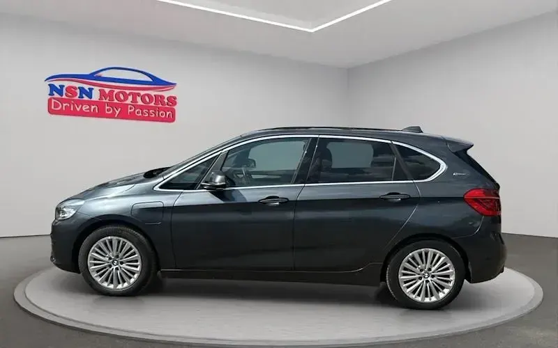Used BMW 225 Active Tourer Luxury Line 224 HP (164 kW) 2017 MPV