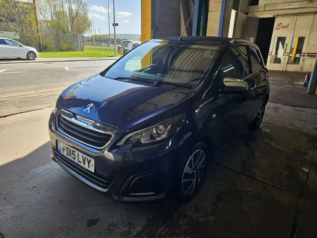 Used Peugeot 108 Allure 82 HP (60 kW) 2015 Blue Hatchback