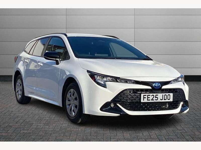 White New 2025 Toyota Corolla | £25,200 (Fair price) - Image 1/3