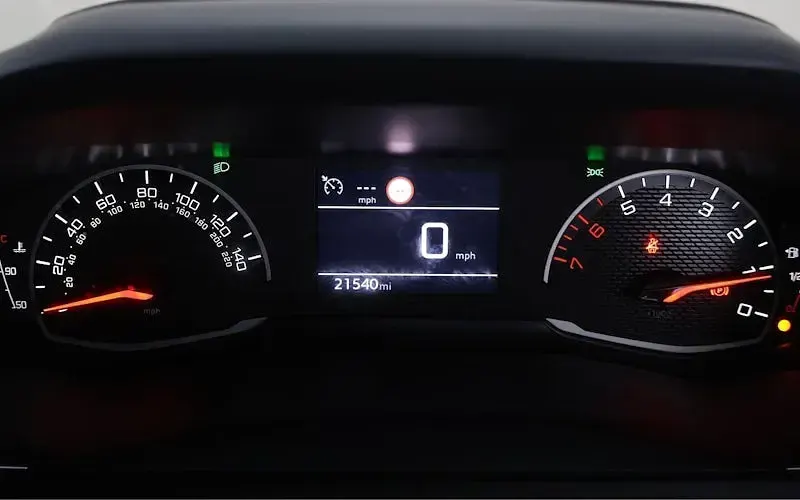 Used Peugeot 2008 Active 101 HP (74 kW) 2023 Black SUV