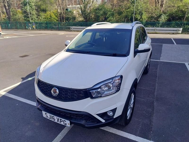 Used Ssangyong (KGM) Korando 178 HP (130 kW) 2016 White SUV