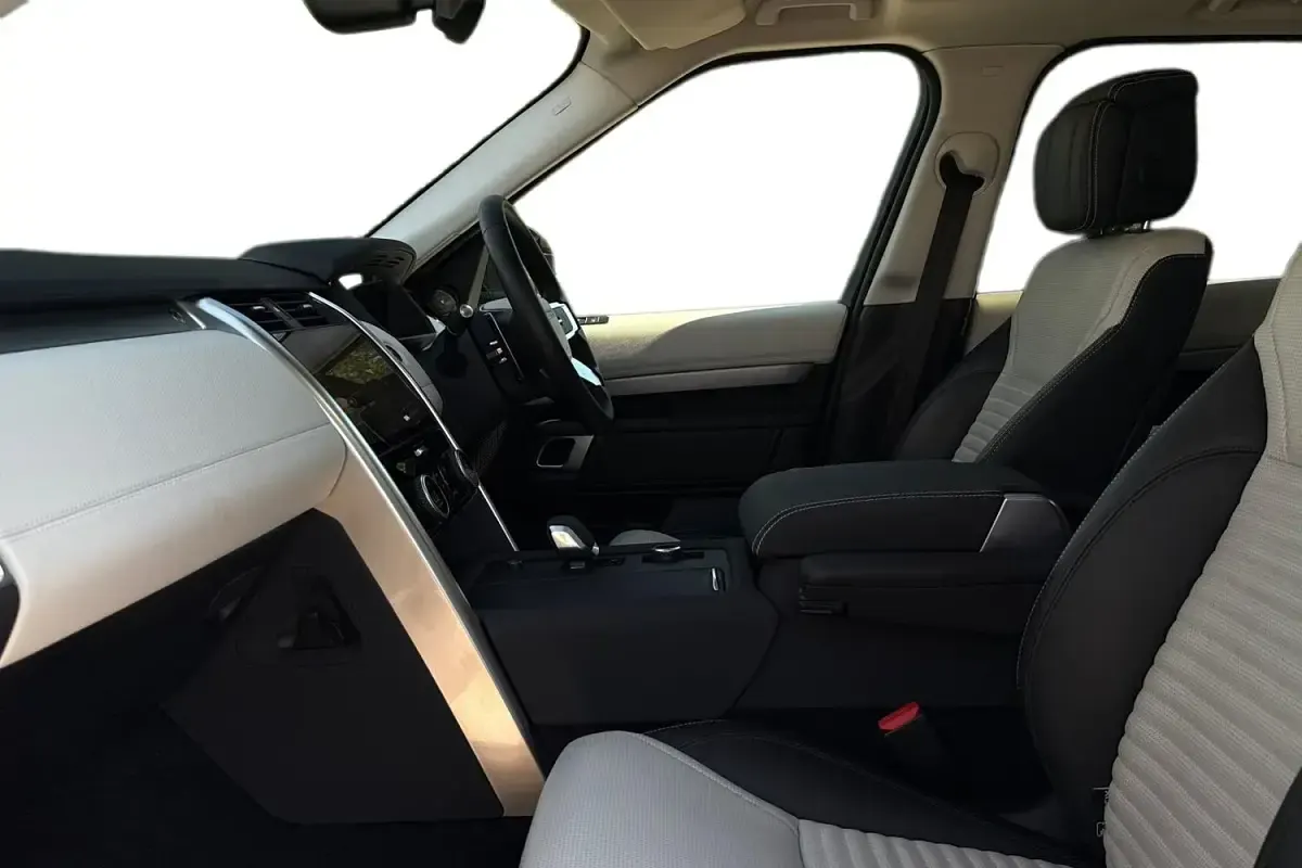 Used Land Rover Discovery HSE Dynamic 2024 Grey SUV