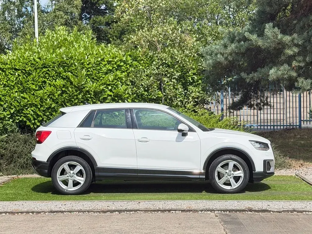 Used Audi Q2 Sport 116 HP (85 kW) 2019 White SUV