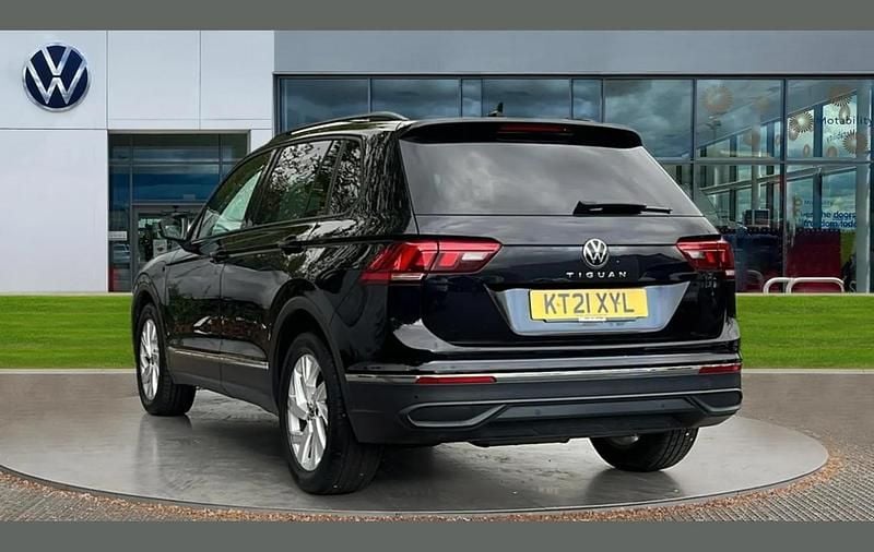 Used VW Tiguan Life 150 HP (110 kW) 2021 Deep black pearl SUV