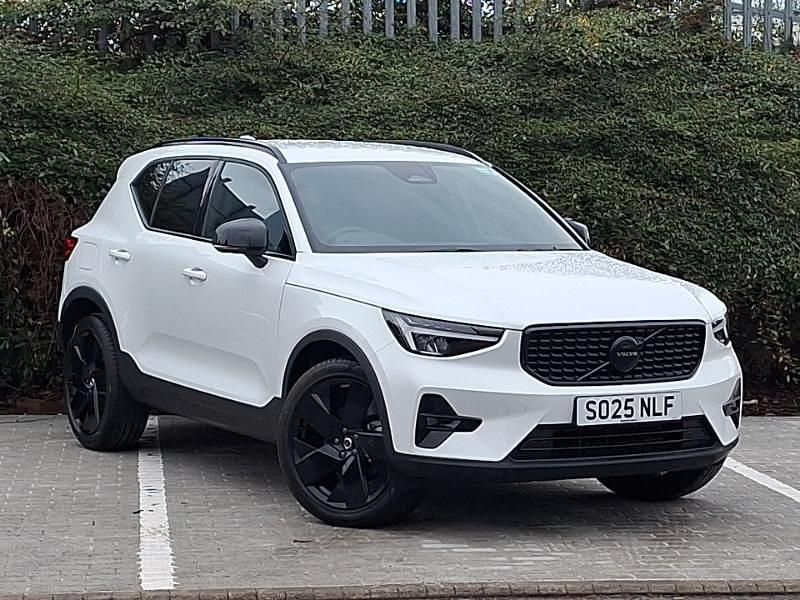 New Volvo XC40 Plus 163 HP (119 kW) 2025 White SUV