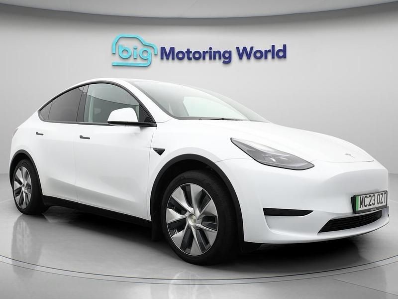 White Used 2023 Tesla Model Y SUV | £24,700 (Fair price) - Image 1/4