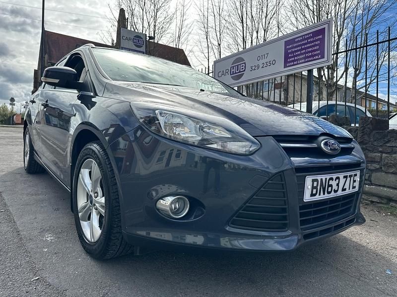 Used Ford Focus Zetec 105 HP (77 kW) 2013 Grey Estate