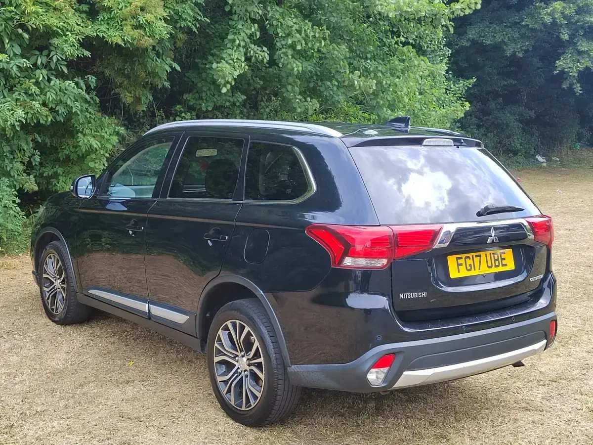 Used Mitsubishi Outlander 147 HP (108 kW) 2017 Black SUV