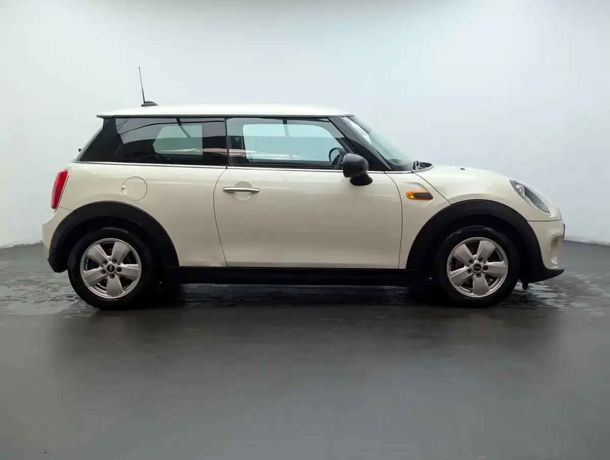 Usado Mini ONE Hatch 102 CV (75 kW) 2015 Blanco Utilitario