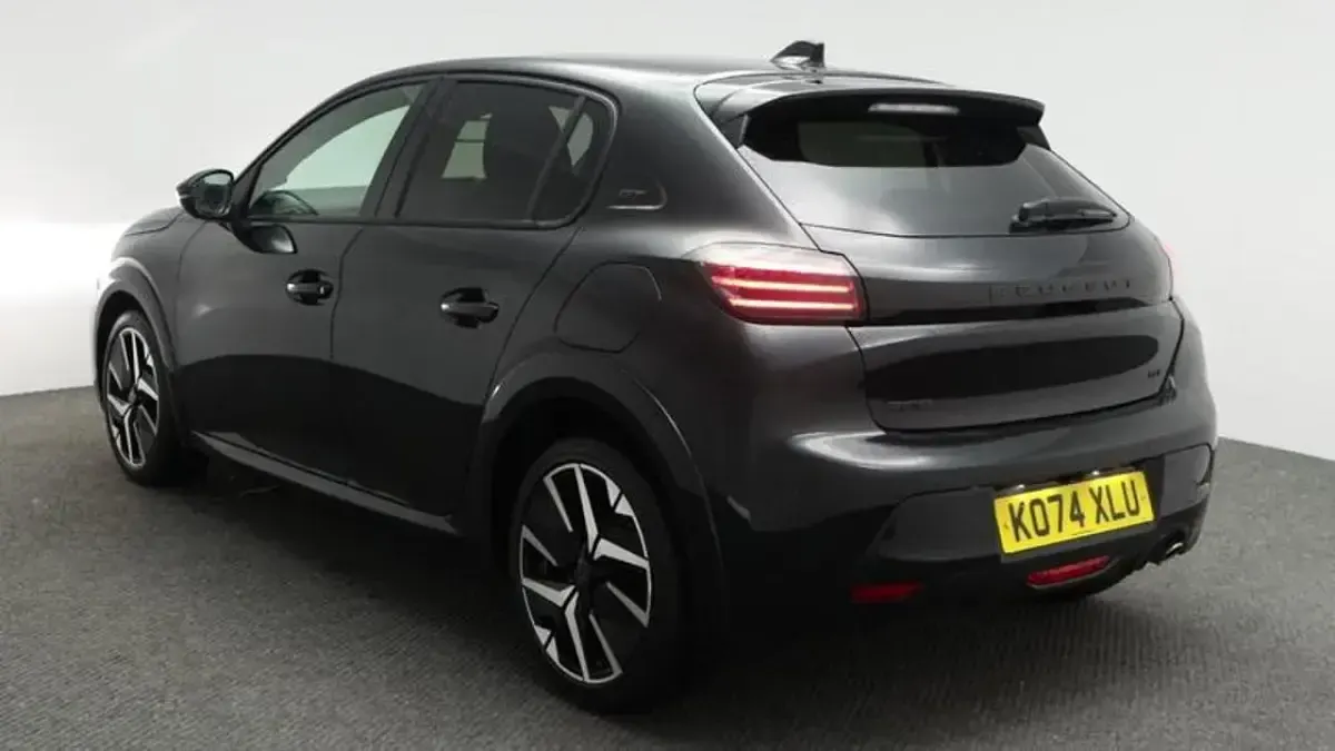 Gebraucht Peugeot 208 GTi 99 PS (72 kW) 2025 Schwarz Kleinwagen