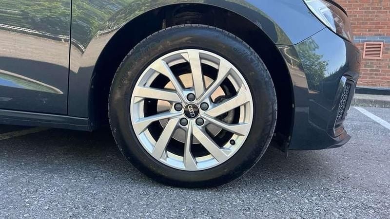 Usado Audi A1 Sport 110 HP (80 kW) 2022 Cinzento SUV