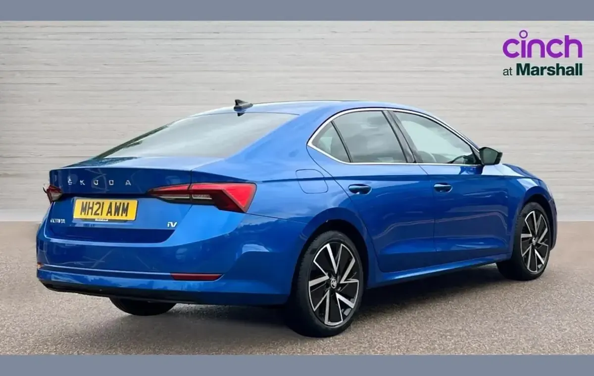Used Skoda Octavia SE L 200 HP (147 kW) 2021 Blue Hatchback