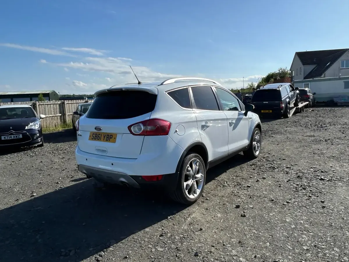 Used Ford Kuga Titanium 140 HP (102 kW) 2012 White SUV