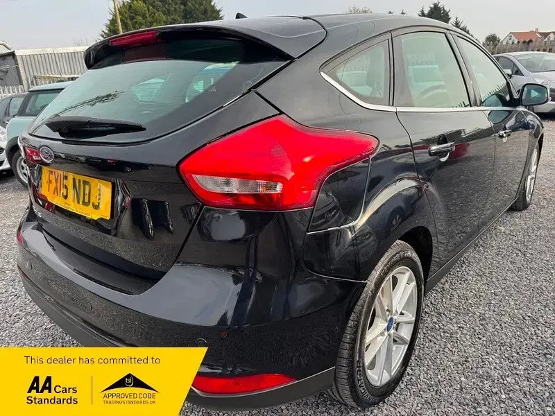 Used Ford Focus Zetec 115 HP (84 kW) 2015 Black Hatchback