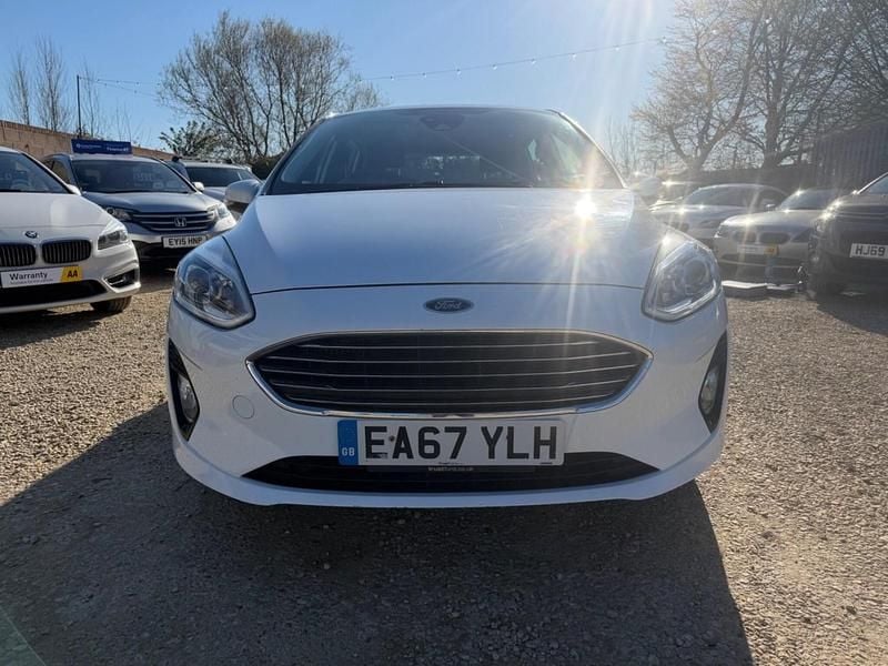 Used Ford Fiesta Zetec 100 HP (73 kW) 2017 White Hatchback