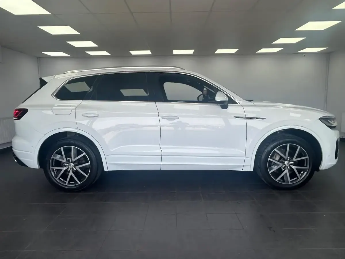 Used VW Touareg R-line 286 HP (210 kW) 2019 White SUV