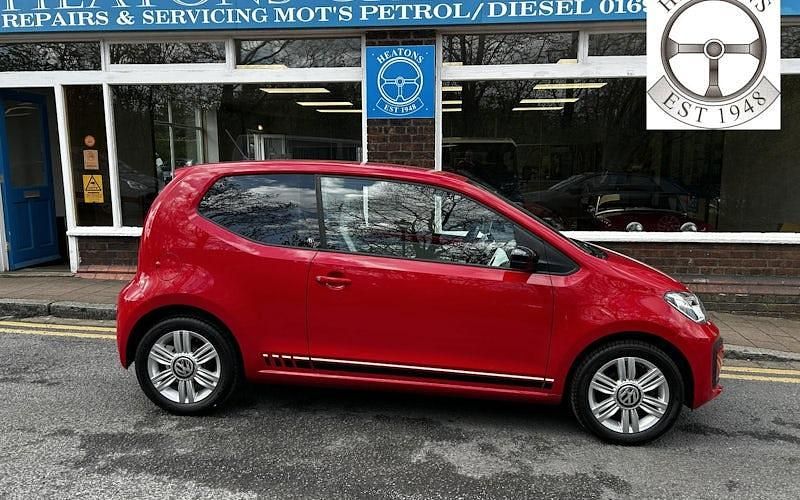 Used VW up! Beats 60 HP (44 kW) 2018 Red Hatchback