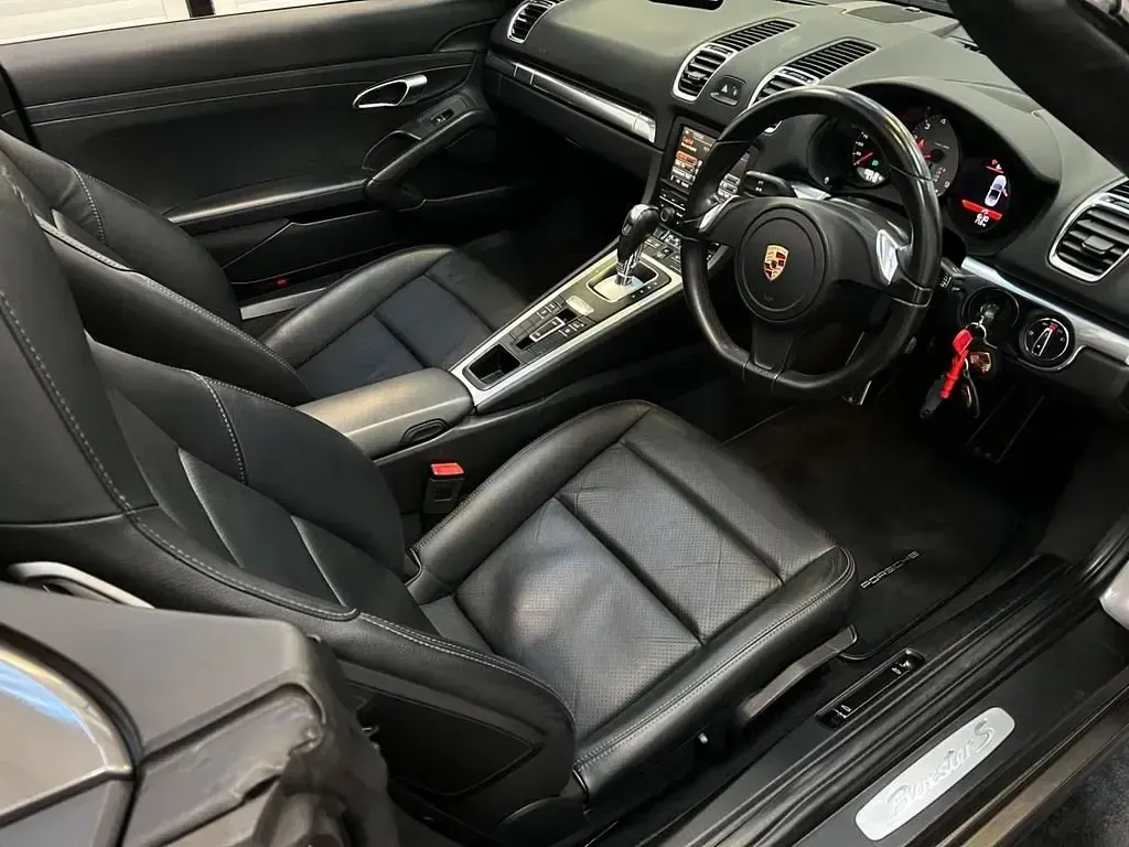 Begagnad Porsche Boxster 315 HK (231 kW) 2014 Grå Cab