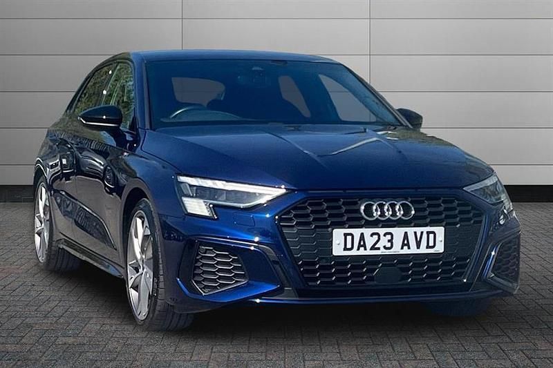 Used Audi A3 Comfort 150 HP (110 kW) 2023 Blue Sedan