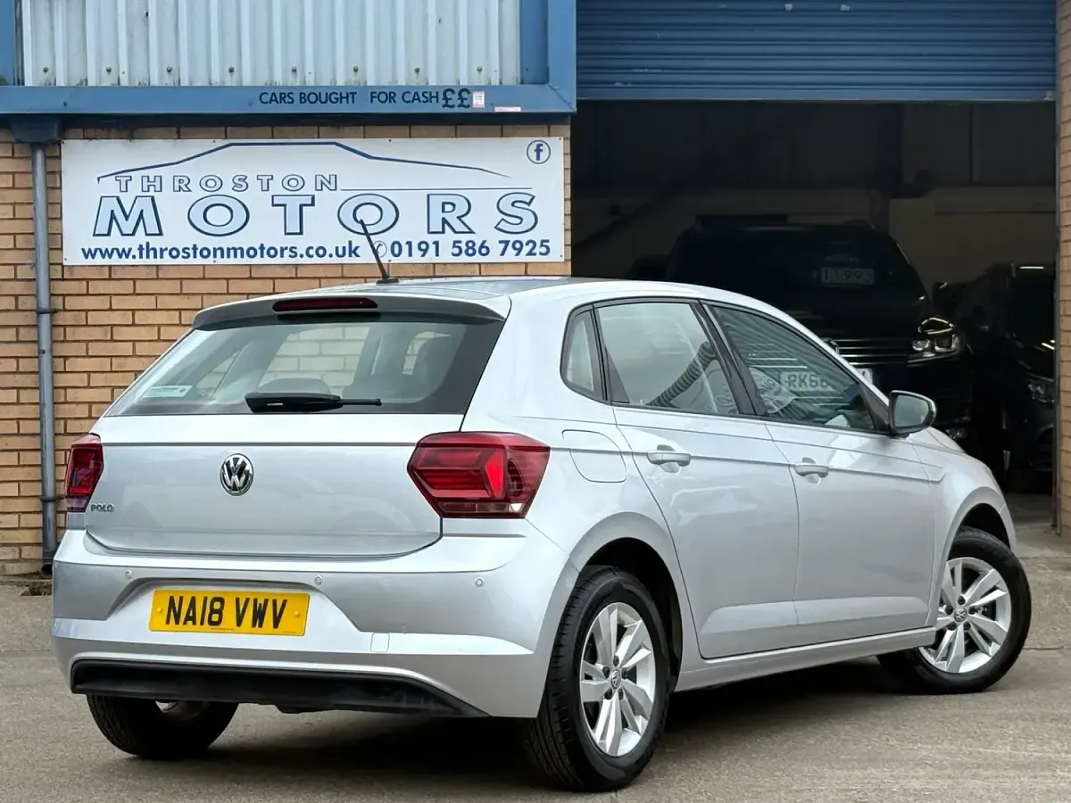 Used VW Polo SE 93 HP (68 kW) 2018 Silver Hatchback