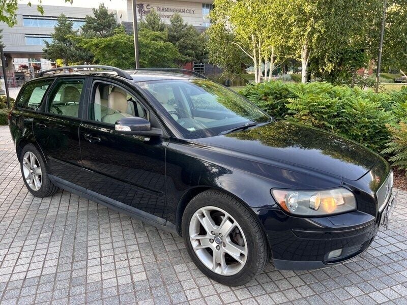 Black Used 2007 Volvo V50 SE Estate | £1,250 (Good price) - Image 1/4