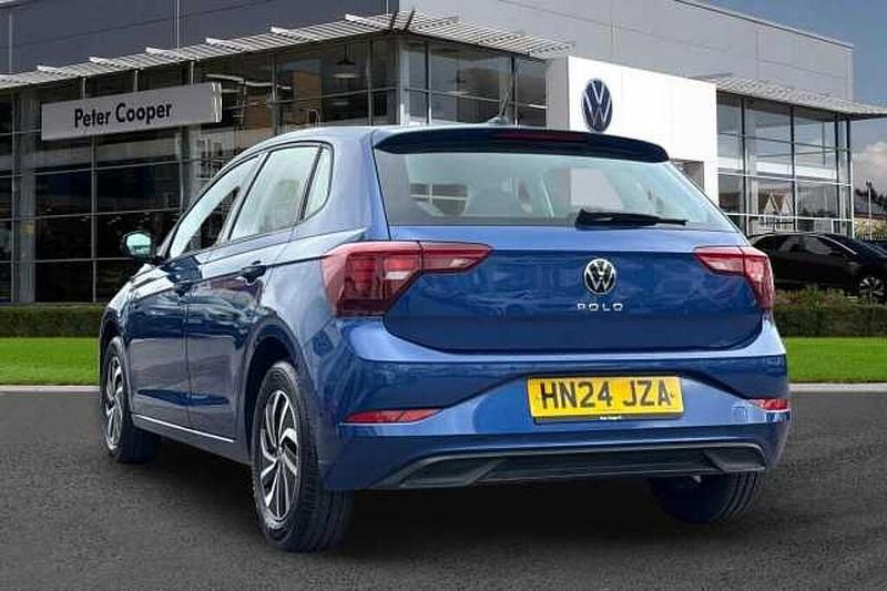 Used VW Polo Life 95 HP (69 kW) 2024 Blue Hatchback