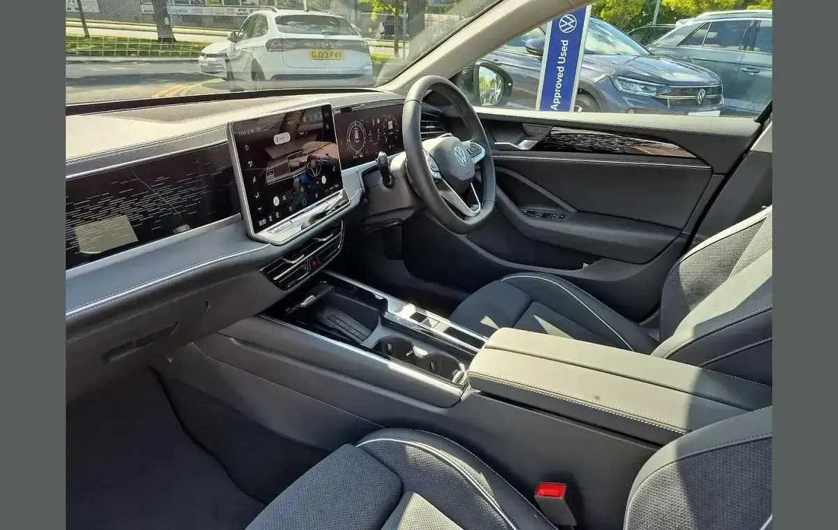 New VW Passat Elegance 204 HP (150 kW) 2026 Black Estate