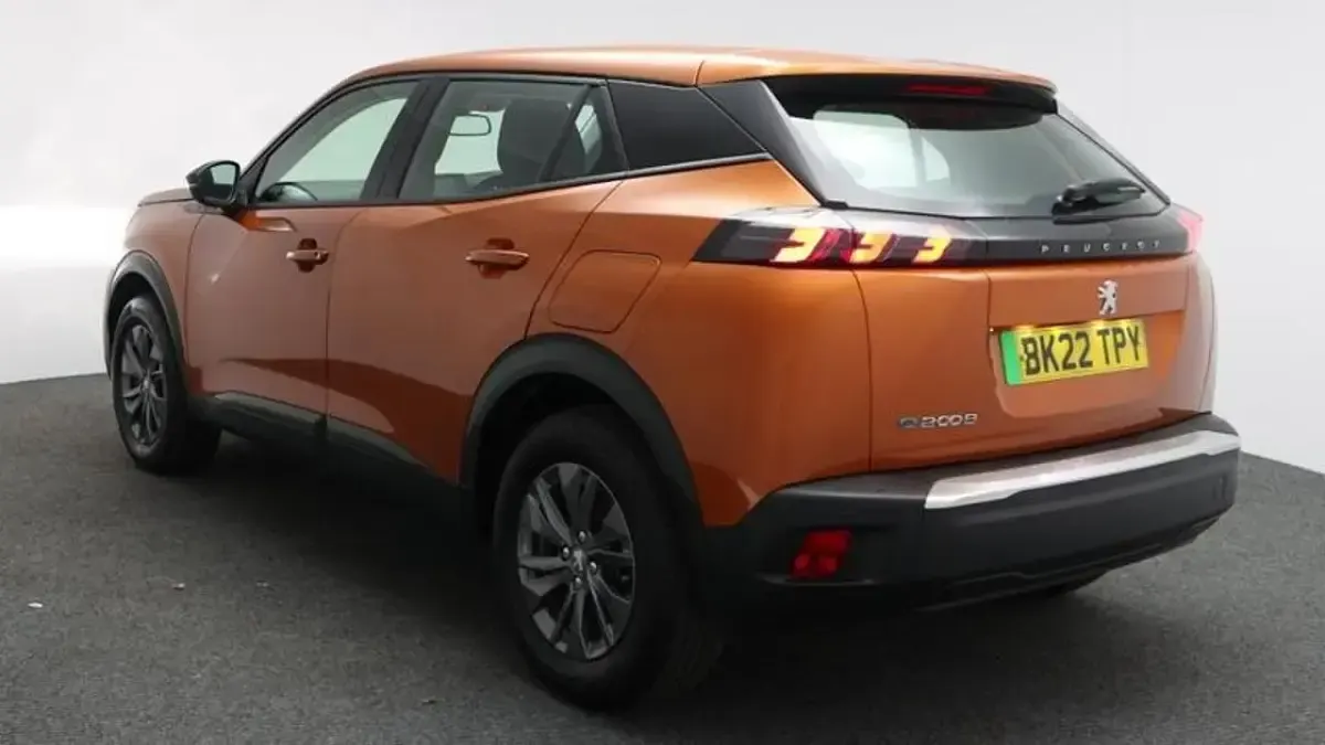 Used Peugeot e-2008 Active Premium 98 kW (134 HP) 2022 Orange SUV