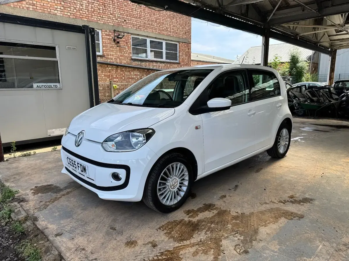 Used VW up! high up! 75 HP (55 kW) 2015 White Hatchback