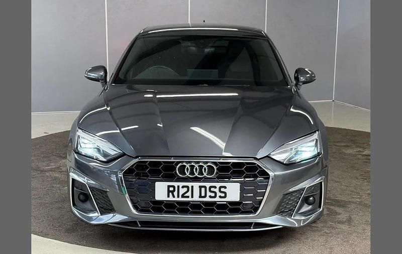 Usado Audi A5 Sportback S-Line 161 HP (118 kW) 2023 Cinzento Citadino