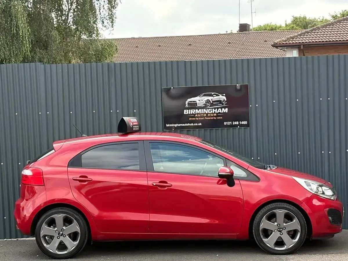 Used Kia Rio 2013 Red Hatchback