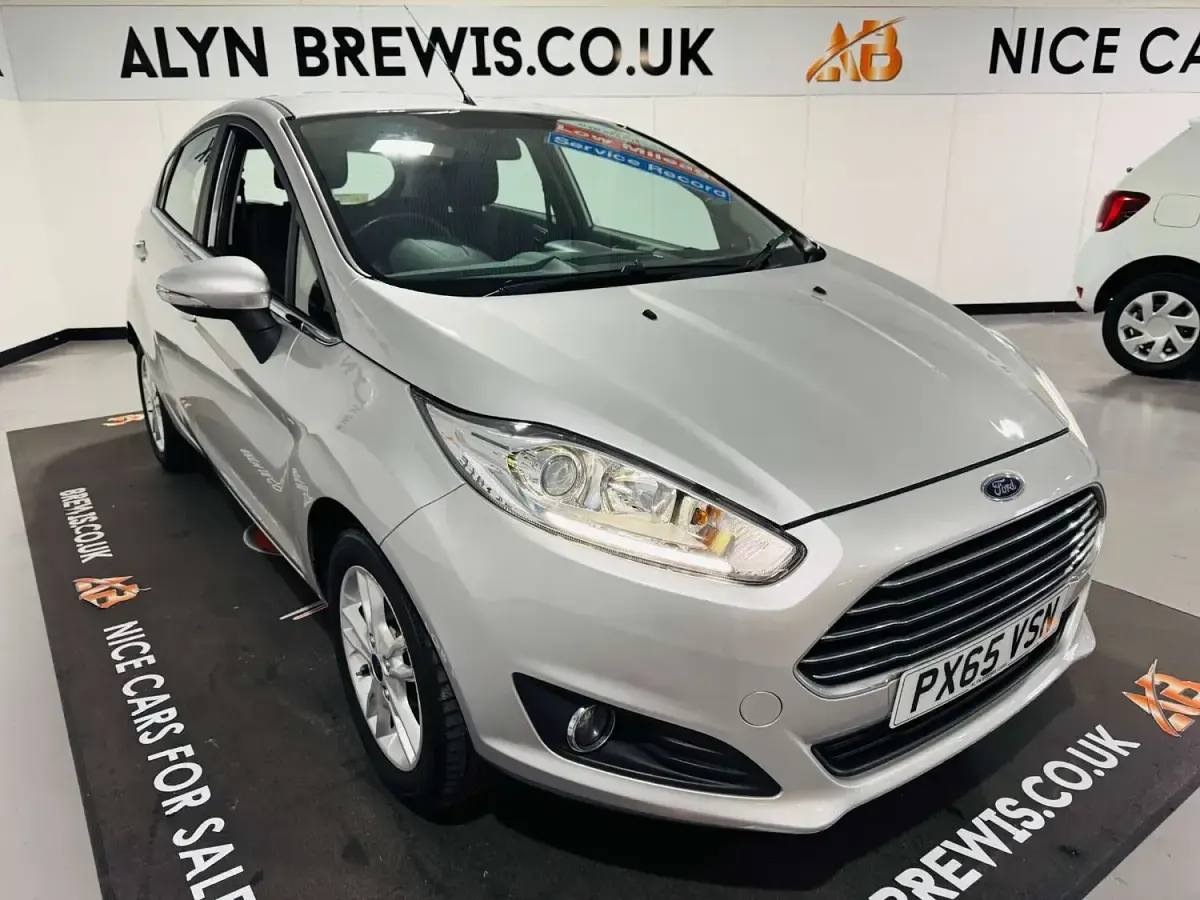 Used Ford Fiesta Zetec 2015 Silver Hatchback