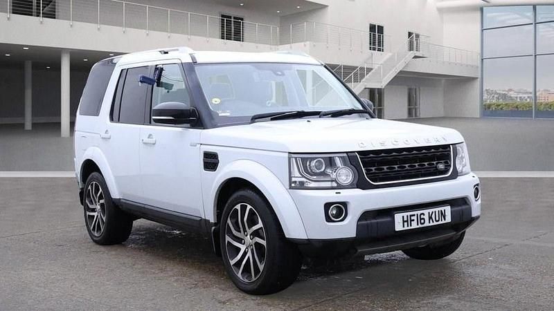 White Used 2016 Land Rover Discovery 4 SE SUV | £19,995 (Fair price) - Image 1/4