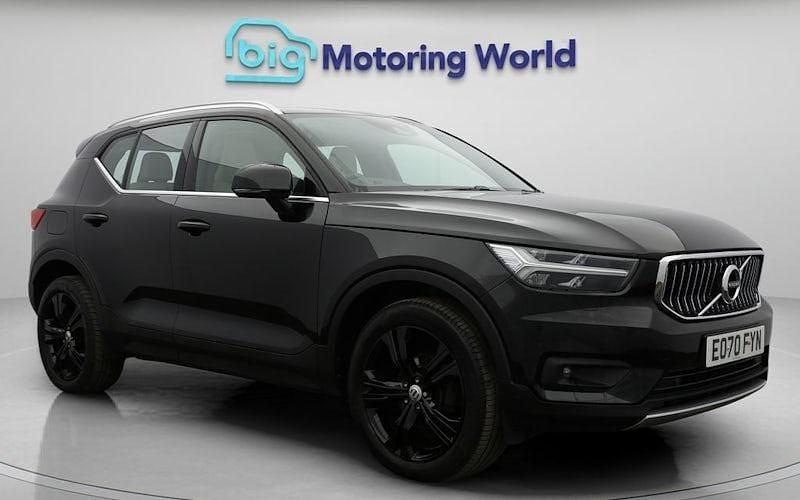 Used 2021 Volvo XC40 Inscription SUV | £21,100 (Good price) - Image 1/4