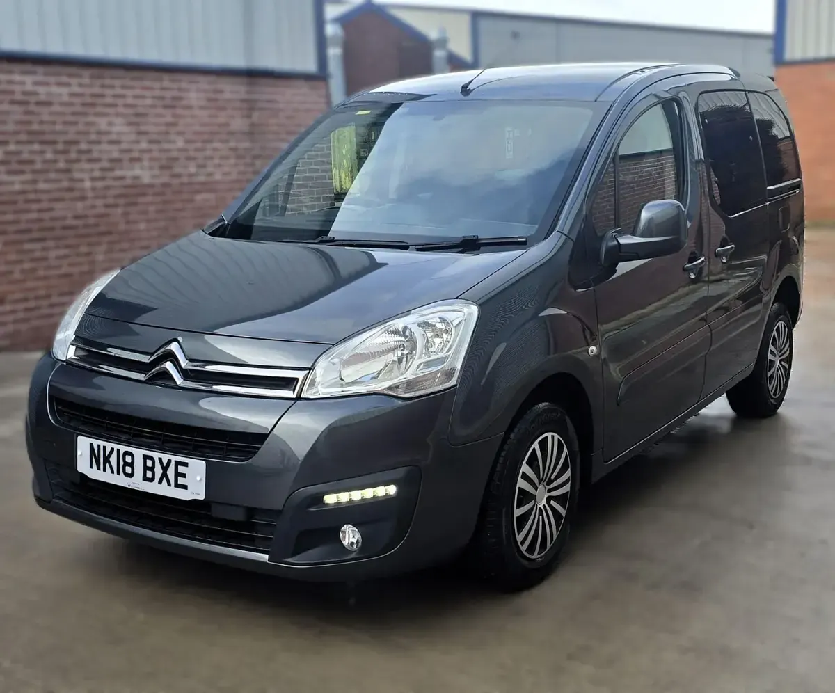 Second-hand Citroën Berlingo Feel 100 CP (73 kW) 2018 Gri Monovolum
