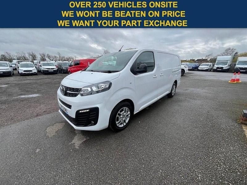 Used Vauxhall Vivaro Sportive 100 HP (73 kW) 2022 White MPV