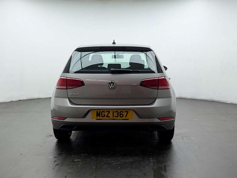 Used VW Golf VII S 115 HP (84 kW) 2019 Silver Hatchback