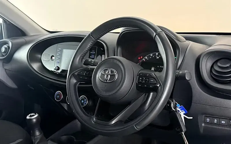 Used Toyota Aygo X PURE 72 HP (52 kW) 2025 SUV