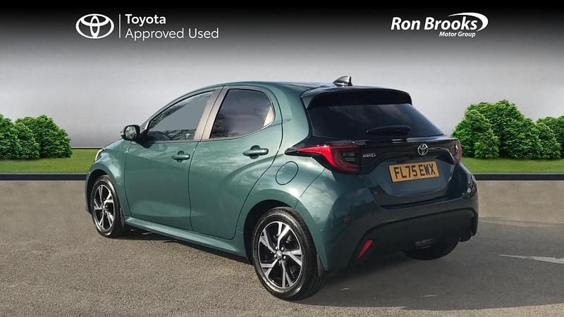 Used Toyota Yaris Hybrid Design 2025 Green Hatchback