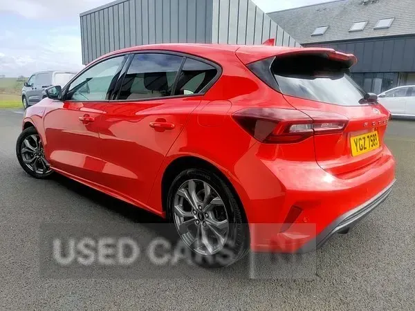 Używany Ford Focus ST-Line 2023 Czerwony Hatchback