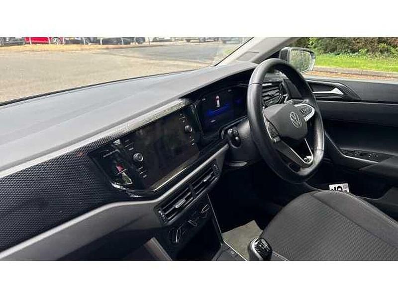 Used VW Polo Life 95 HP (69 kW) 2022 Deep black pearl Hatchback