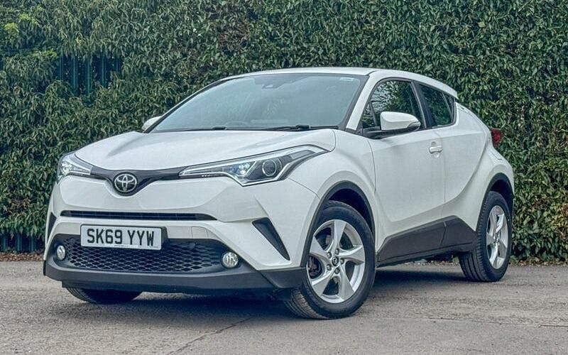 Used Toyota C-HR 116 HP (85 kW) 2019 White SUV