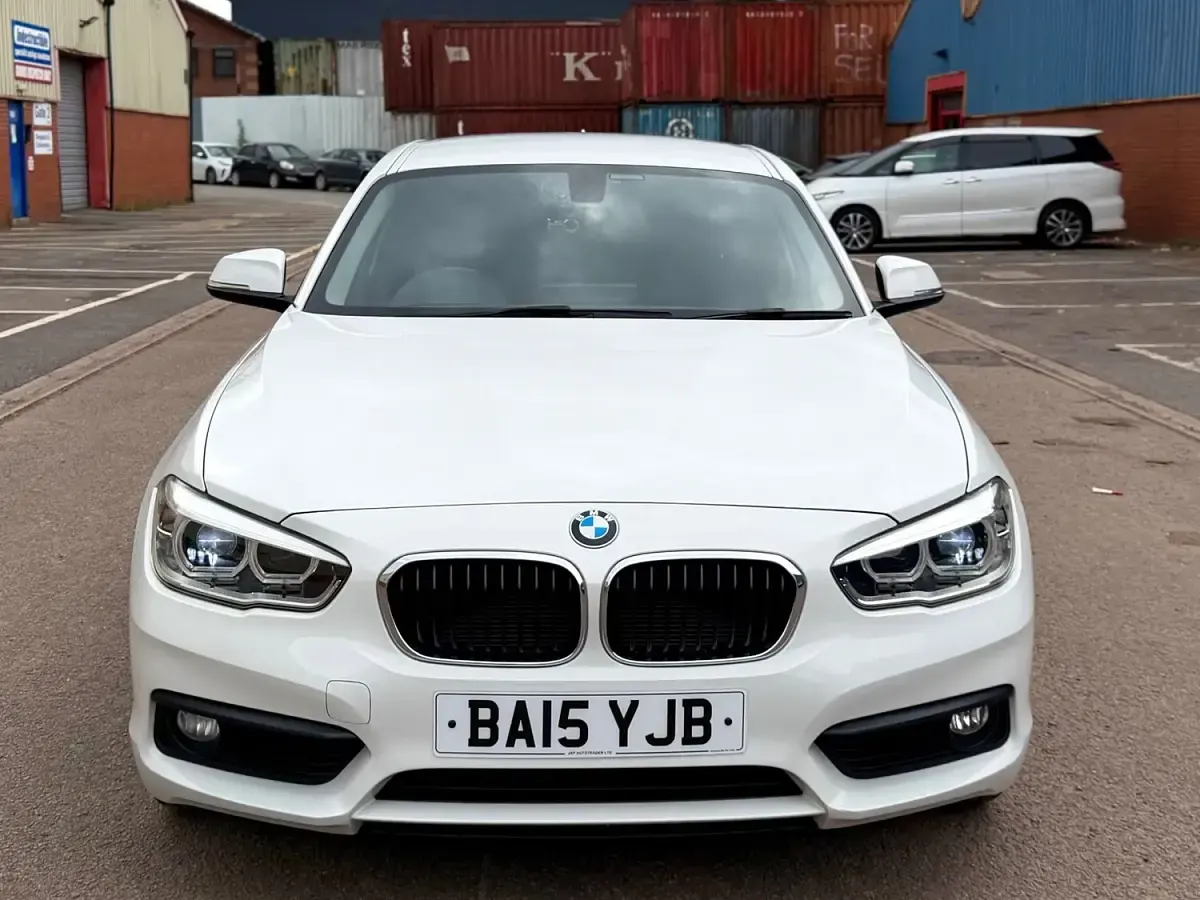 Used BMW 118 Sport Line 2015 White Hatchback
