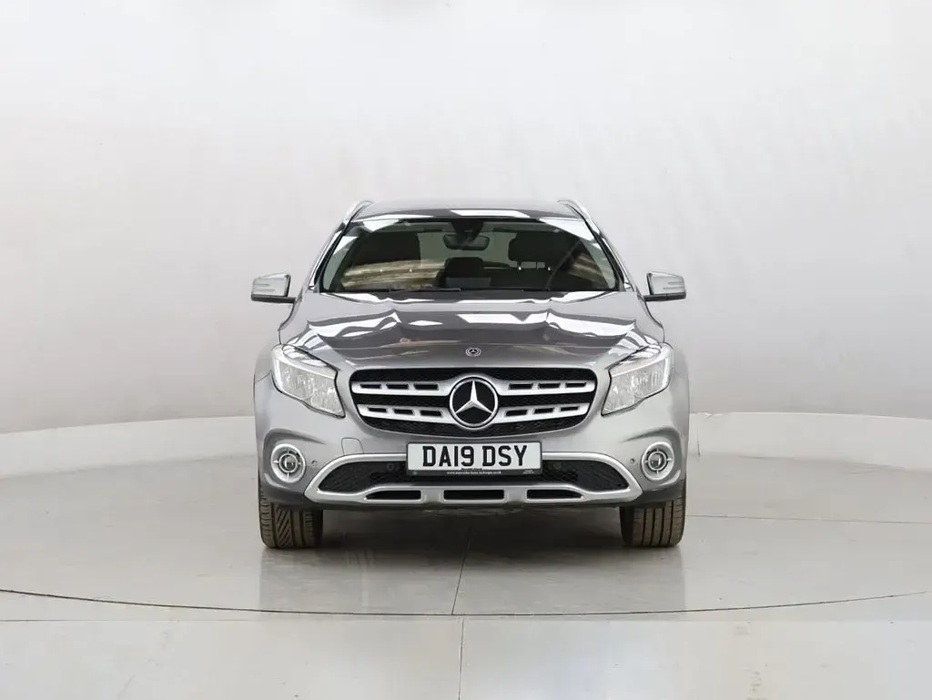 Used Mercedes GLA200 Executive 156 HP (114 kW) 2019 Grey SUV