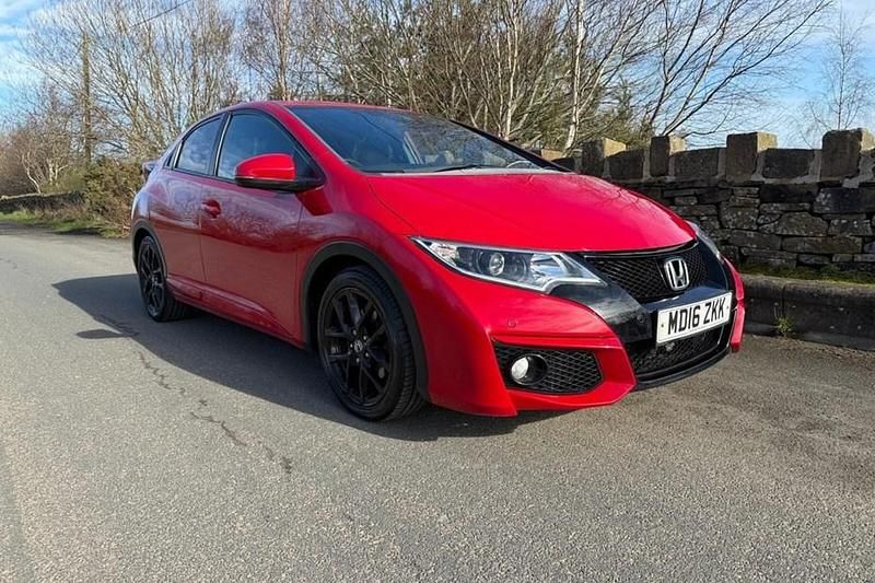 Used Honda Civic Sport 120 HP (88 kW) 2016 Red Hatchback