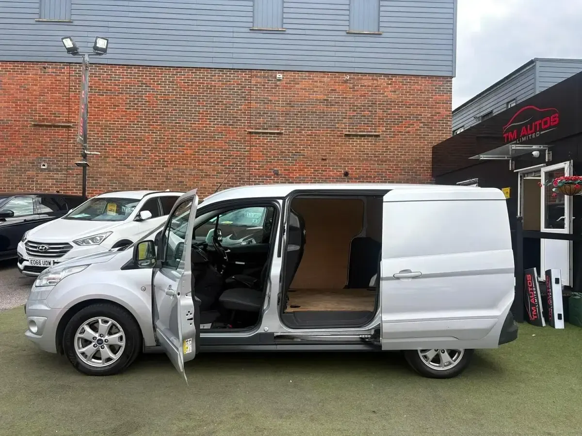 Used Ford Transit Connect Limited 2016 Silver MPV