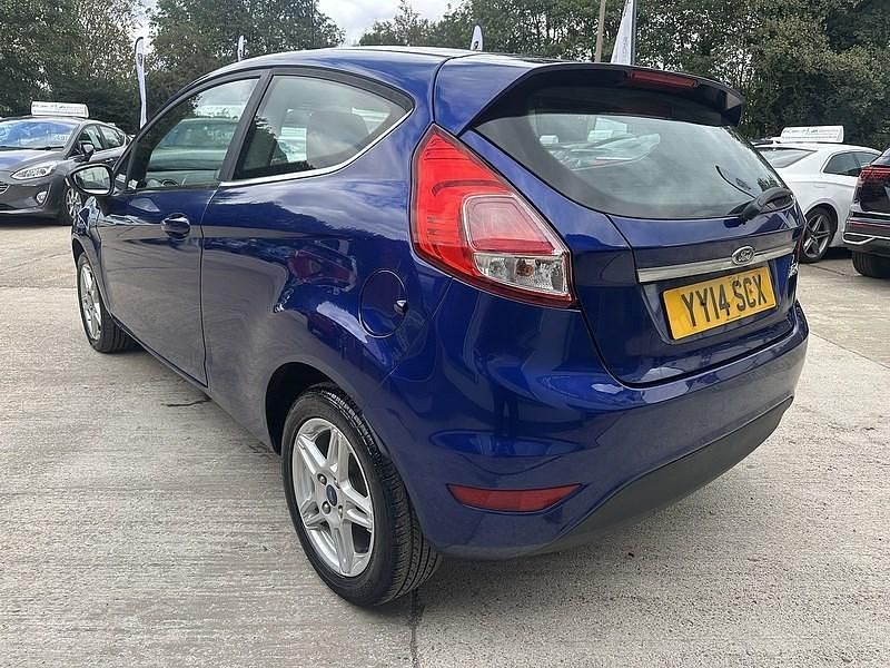 Used Ford Fiesta Zetec 82 HP (60 kW) 2014 Blue Hatchback