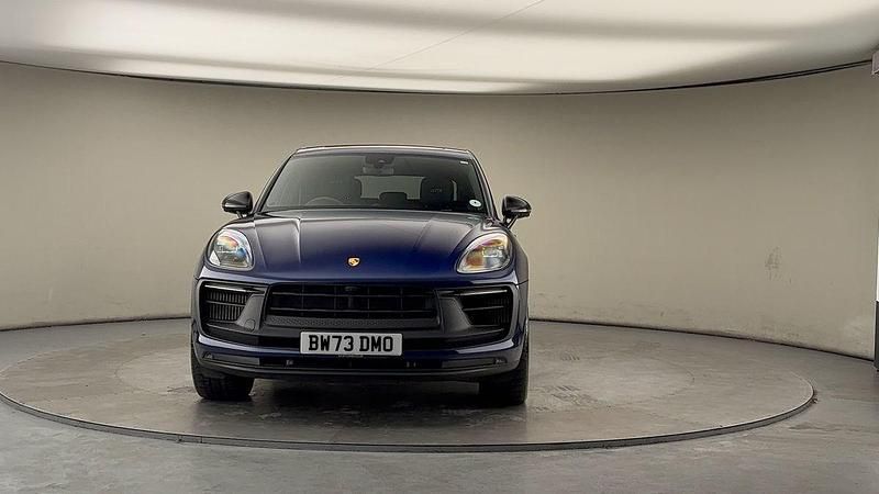 Used Porsche Macan 440 HP (323 kW) 2024 Gentian blue SUV
